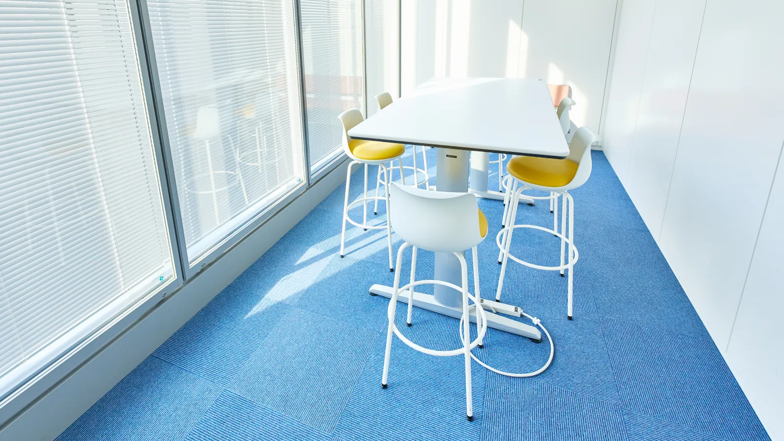 画像:大阪本社／大阪営業部 03